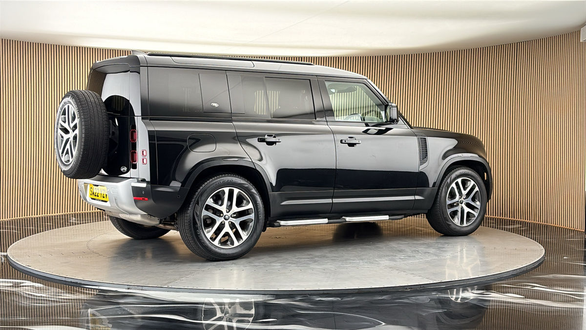 More views of Land Rover Defender 110