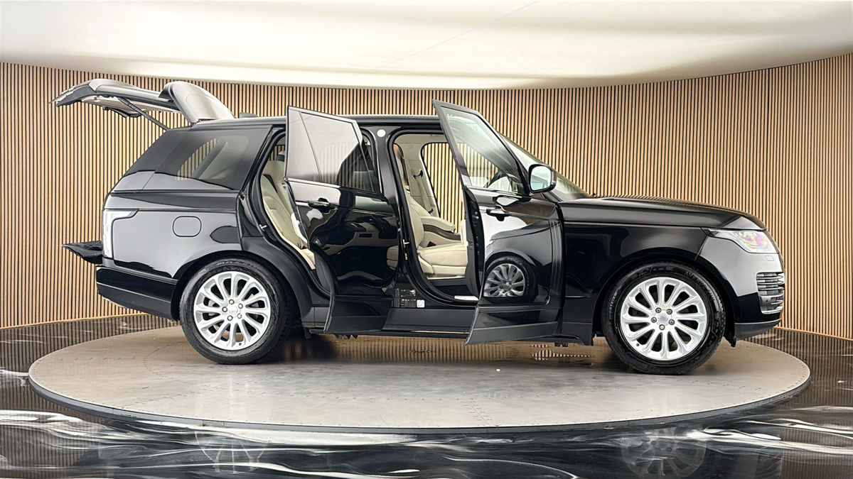 More views of Land Rover Range Rover