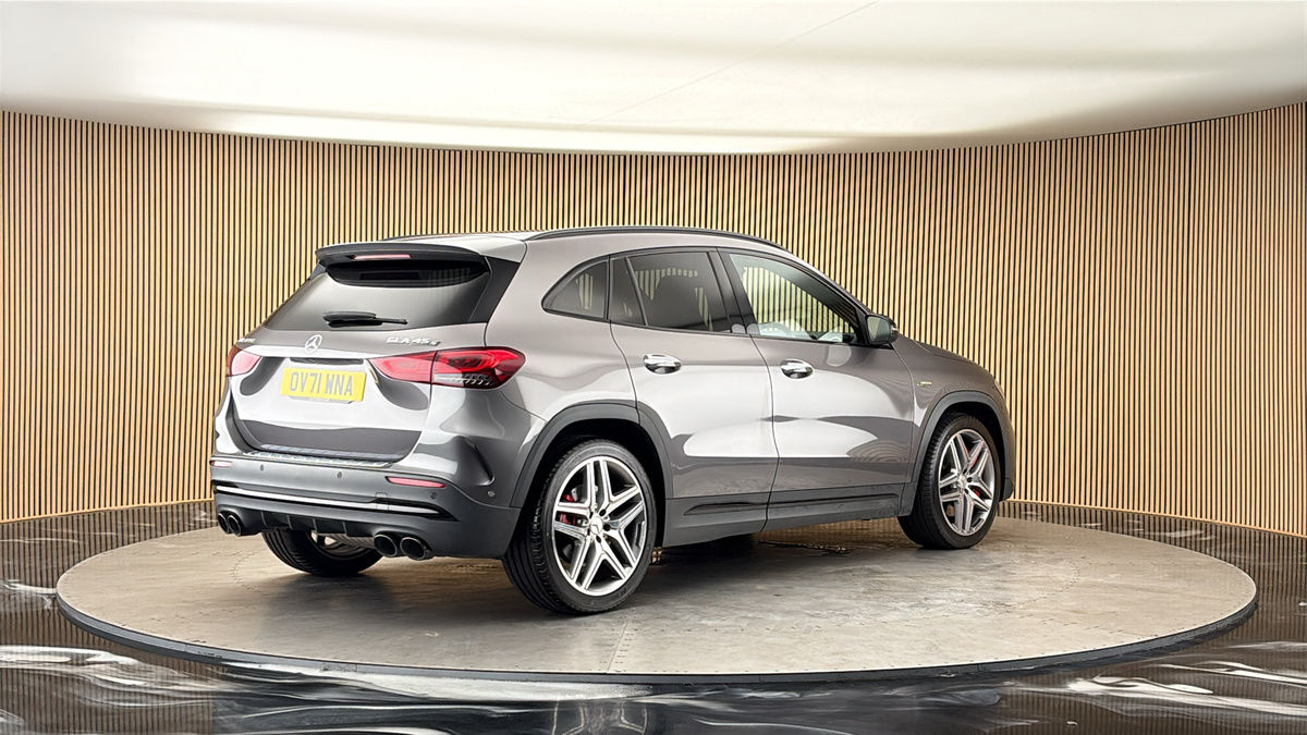Mercedes-Benz GLA Image 21