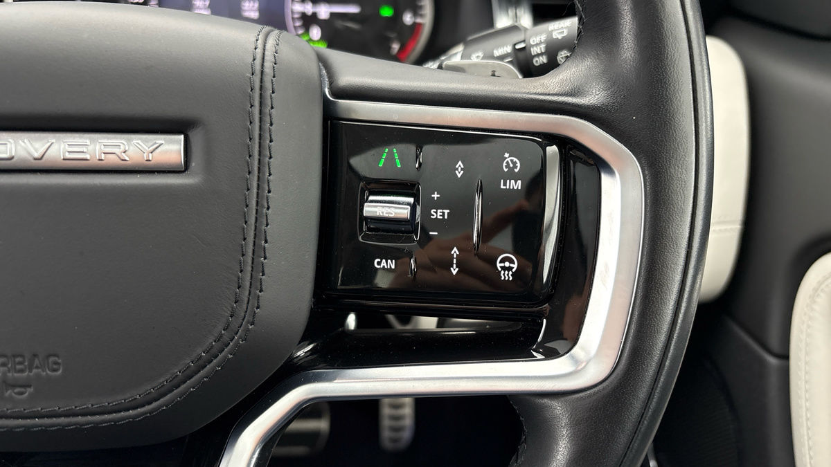 Land Rover Discovery Sport Image 14