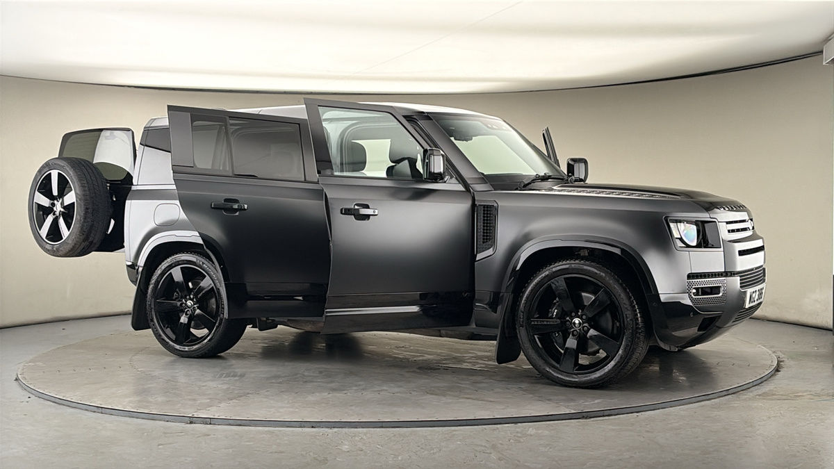 More views of Land Rover Defender 110