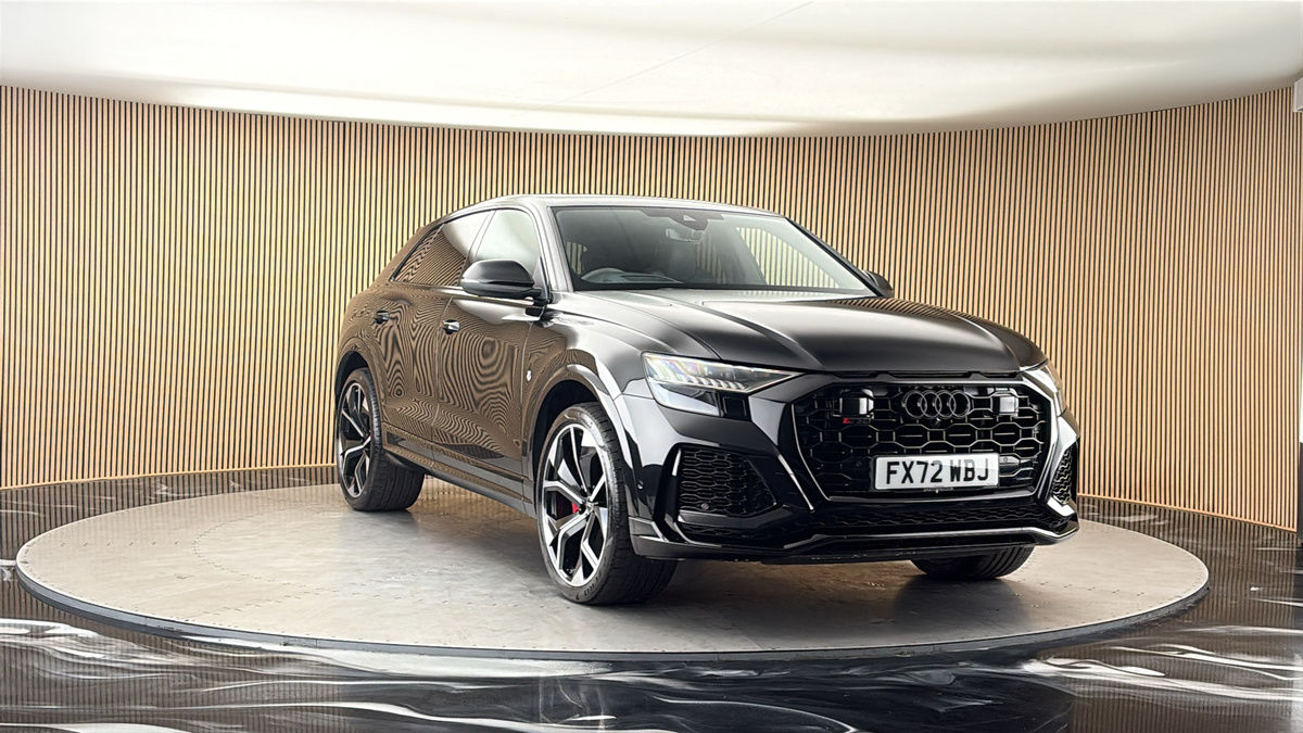 More views of Audi RSQ8