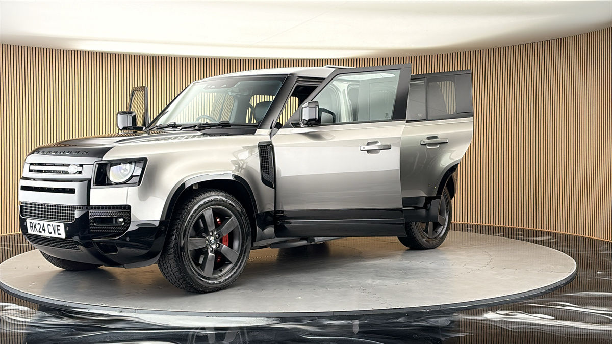 More views of Land Rover Defender 110