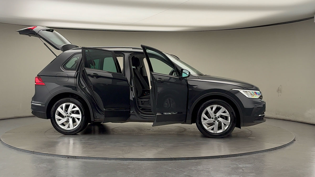 More views of Volkswagen Tiguan