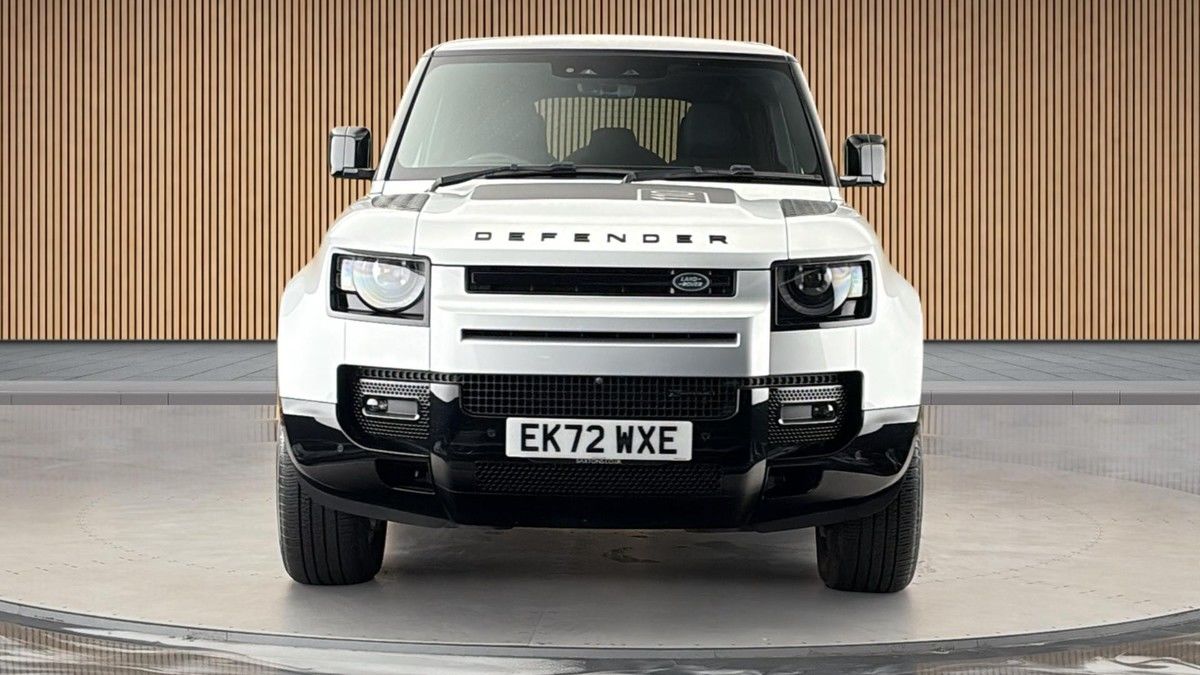 Land Rover Defender 110 Image 3