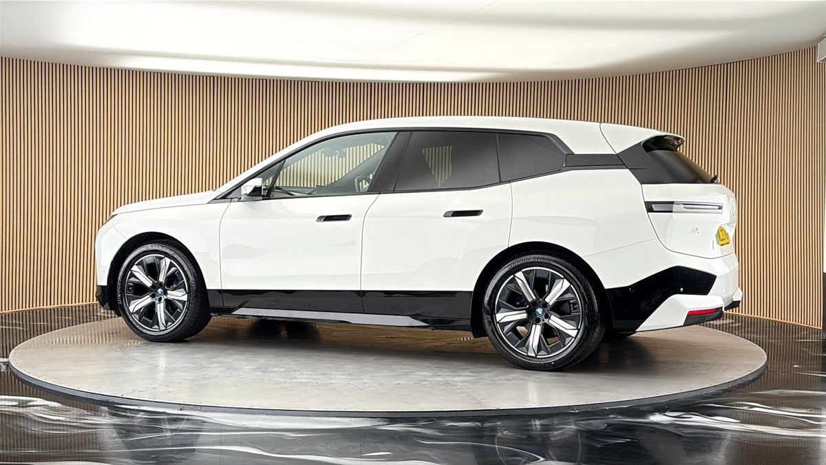 More views of BMW iX