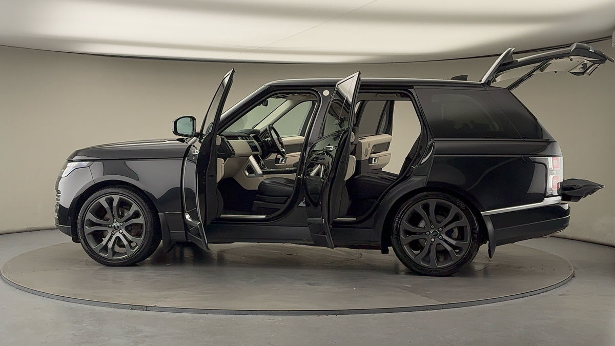 More views of Land Rover Range Rover