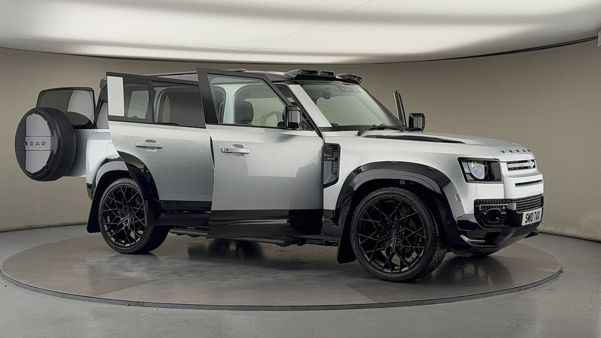 More views of Land Rover Defender 110