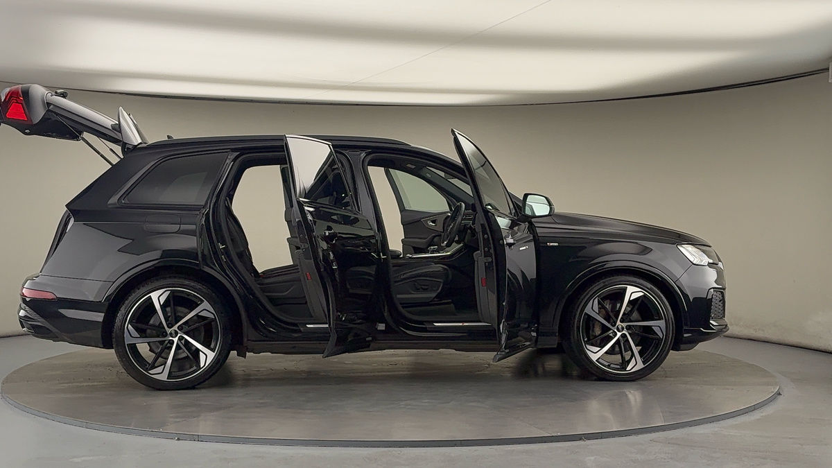 More views of Audi Q7