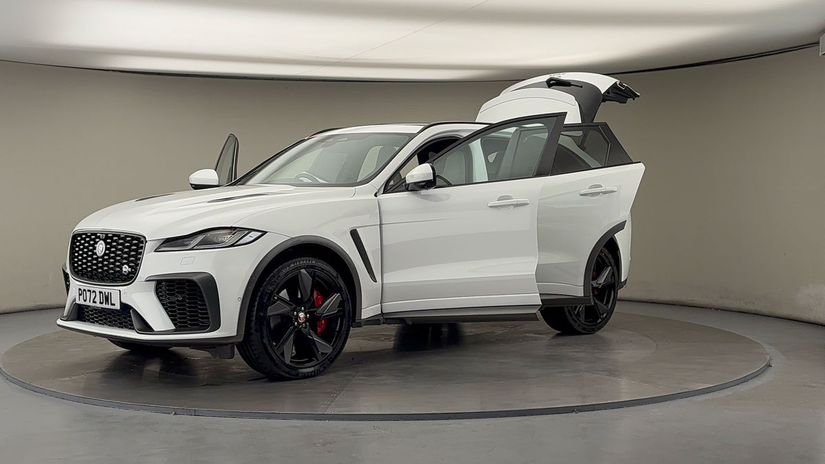 Jaguar F-PACE Image 22