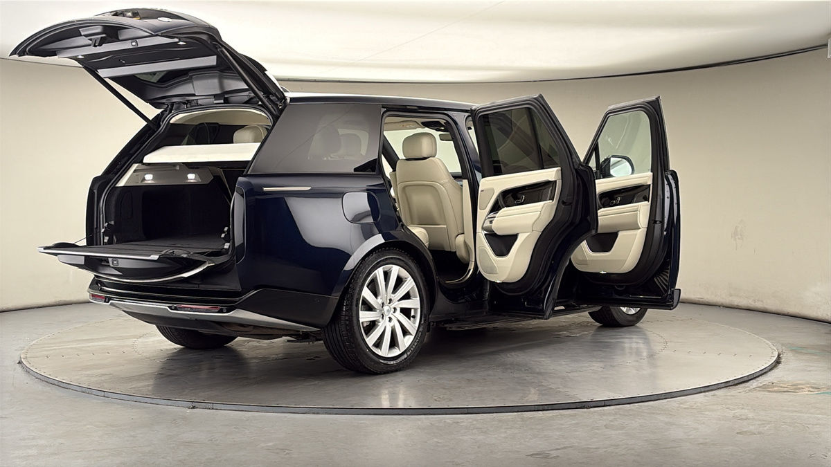 More views of Land Rover Range Rover