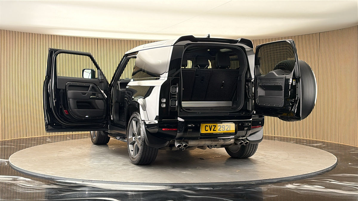 More views of Land Rover Defender 90