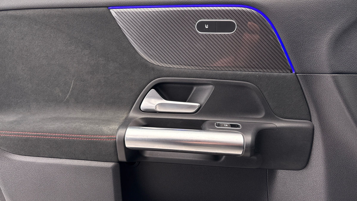 Mercedes-Benz GLA Image 19