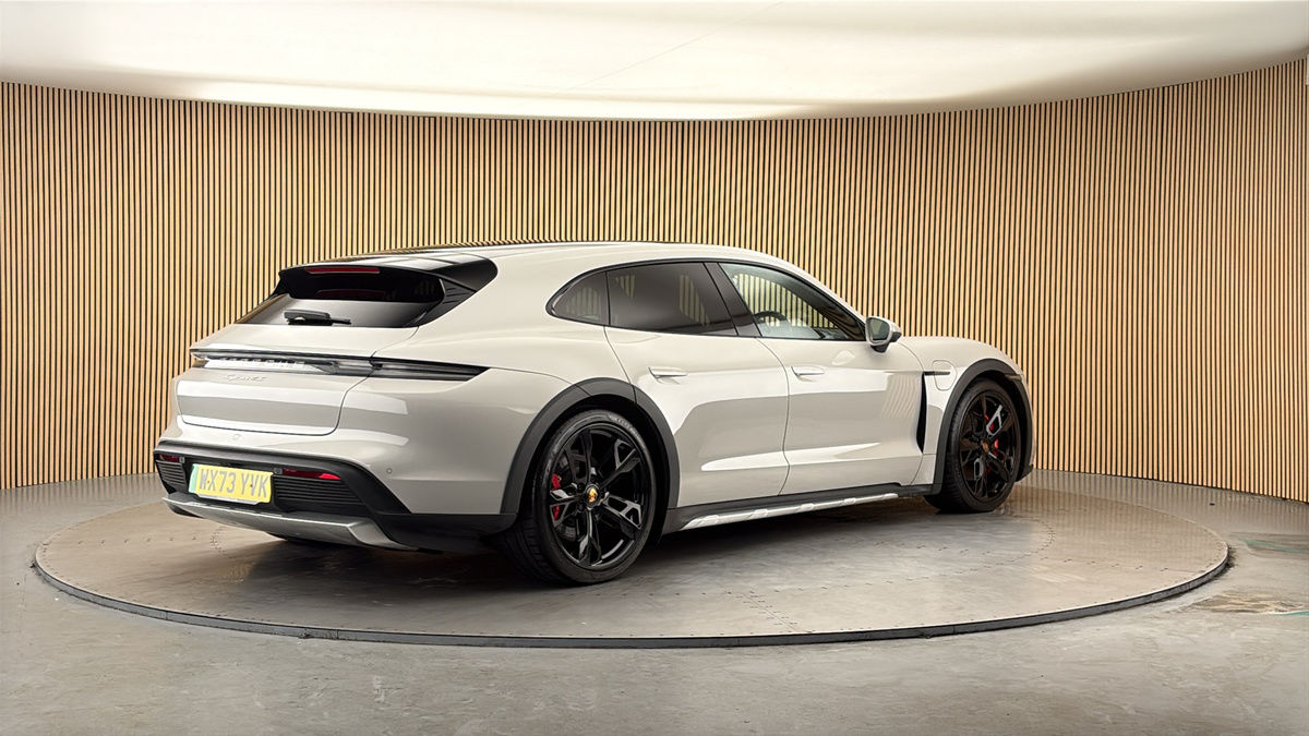 Porsche Taycan Image 21