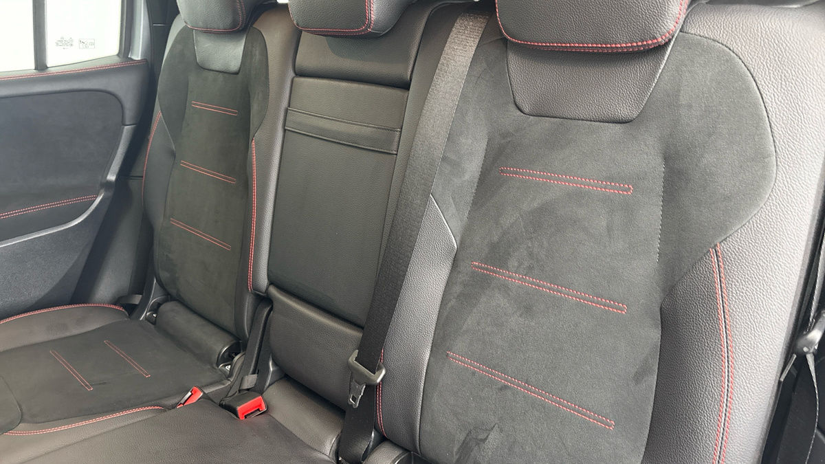 Mercedes-Benz GLB Image 8