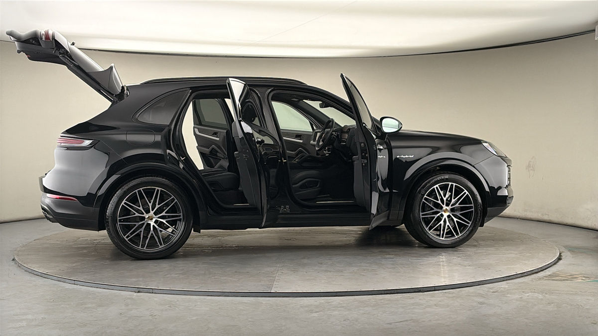 More views of Porsche Cayenne