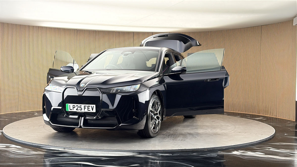 More views of BMW iX