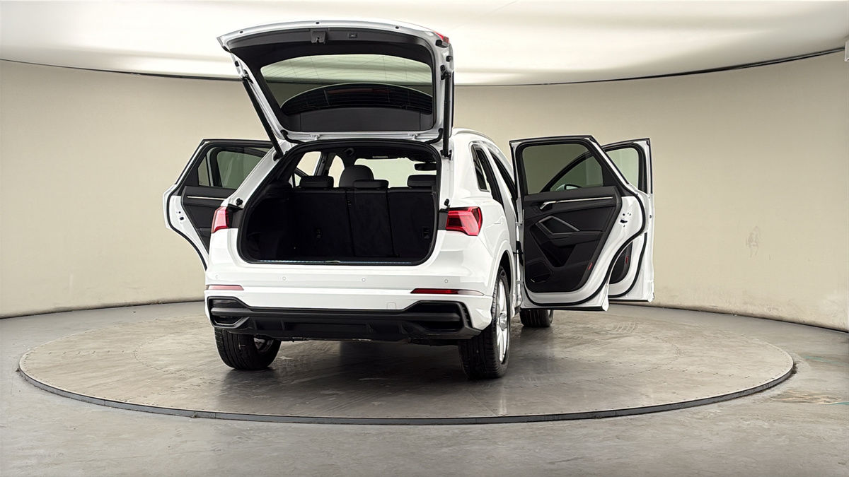 More views of Audi Q3