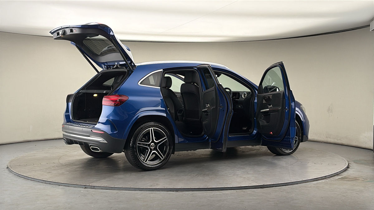 More views of Mercedes-Benz GLA