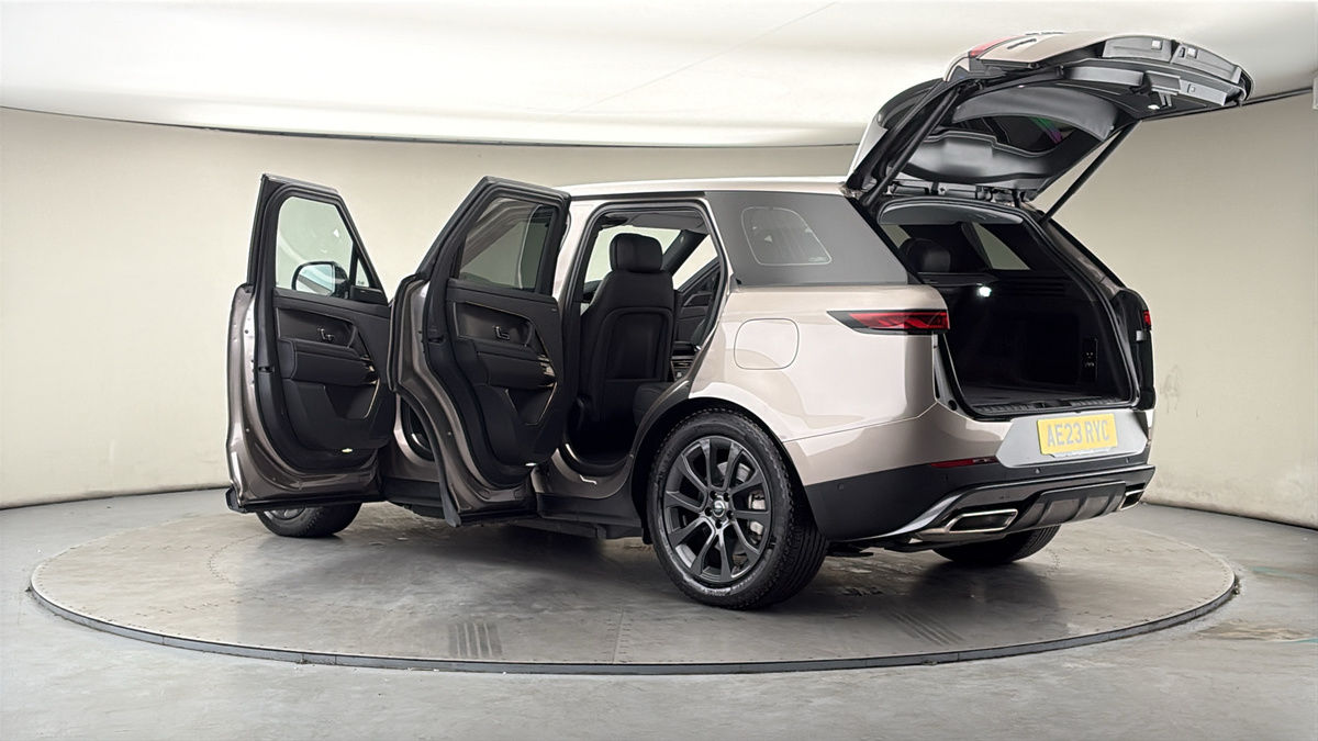More views of Land Rover Range Rover Sport
