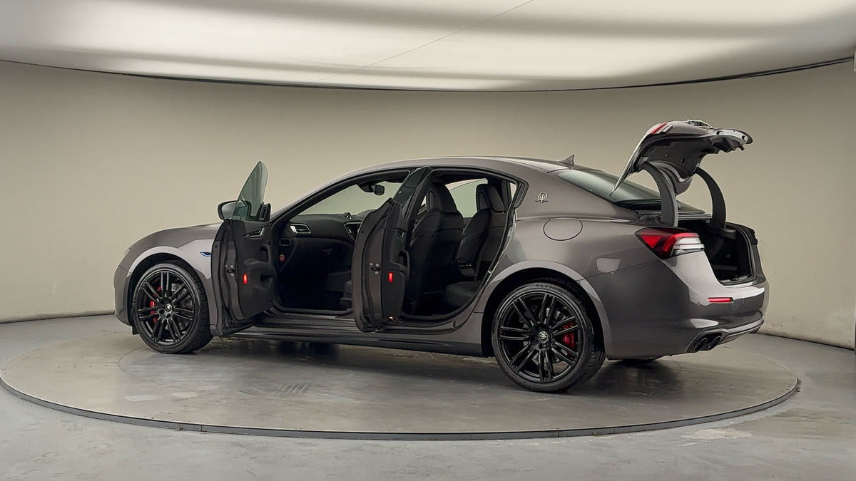 More views of Maserati Ghibli