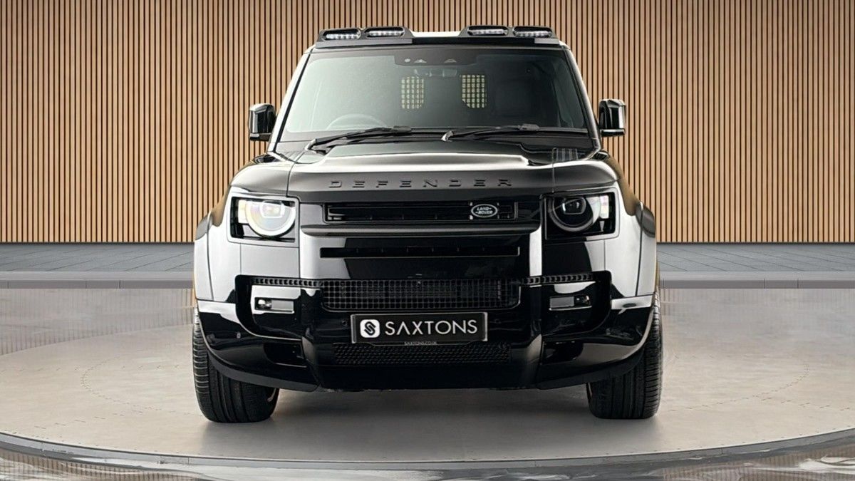 Land Rover Defender 110 Image 3