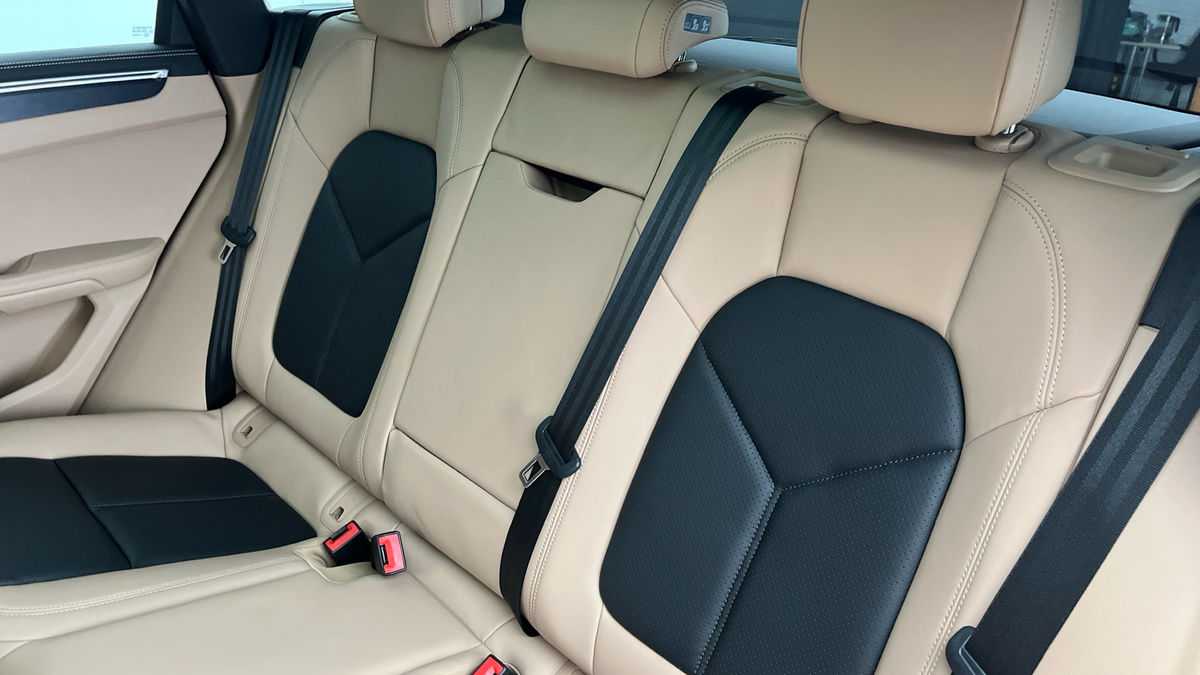 Porsche Macan Image 8