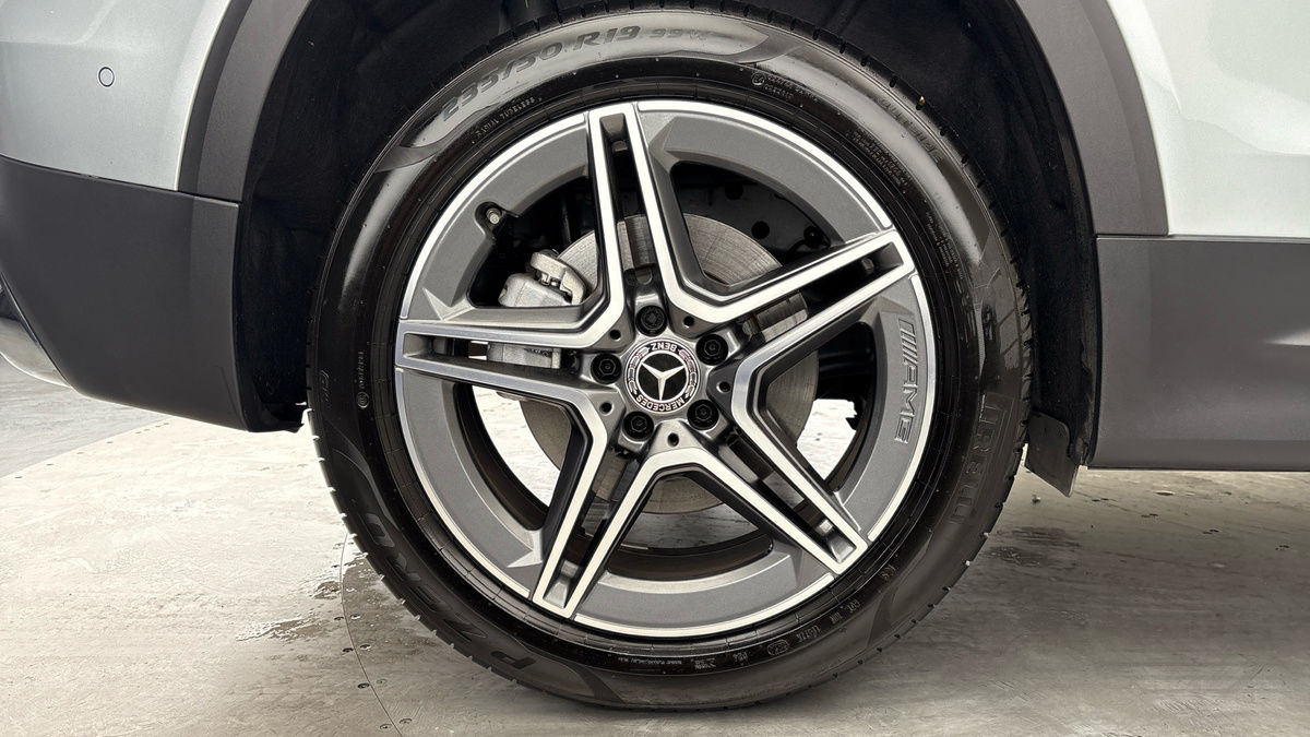 Mercedes-Benz GLB Image 10