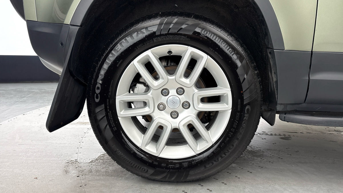 Land Rover Defender 90 Image 10