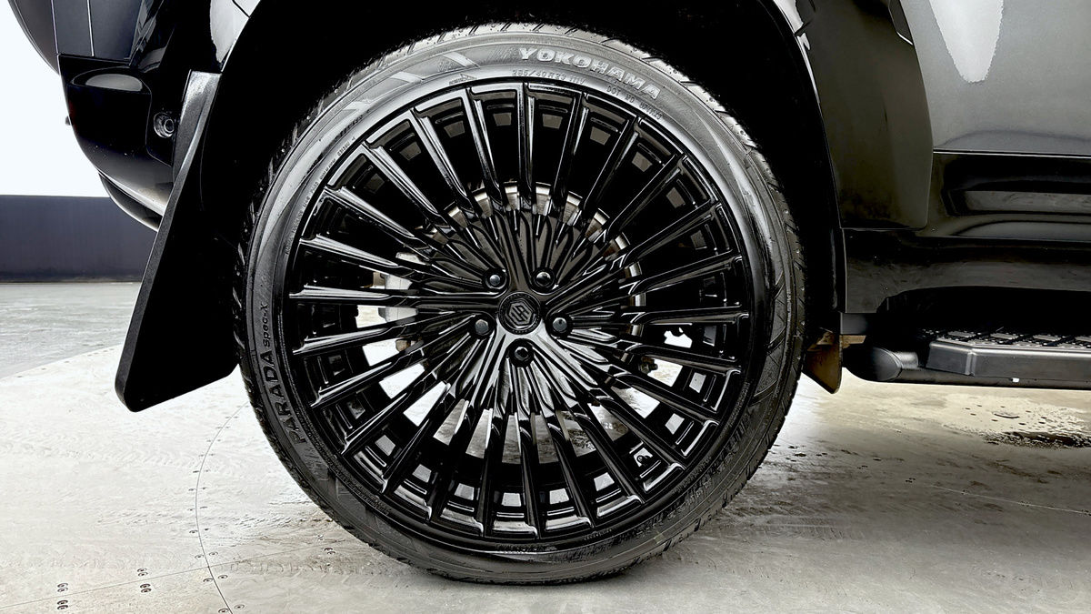 Land Rover Defender 110 Urban Image 10