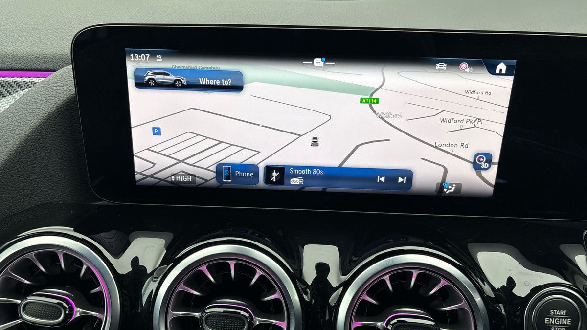 Mercedes-Benz GLA Image 17