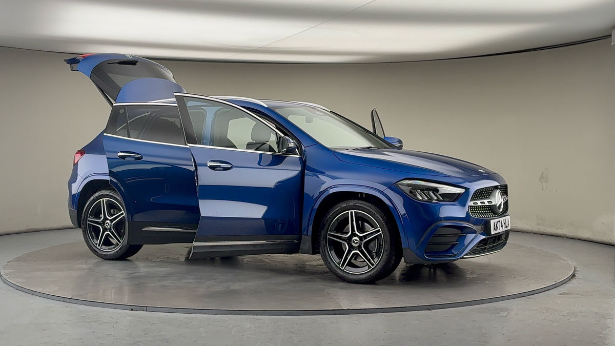 More views of Mercedes-Benz GLA