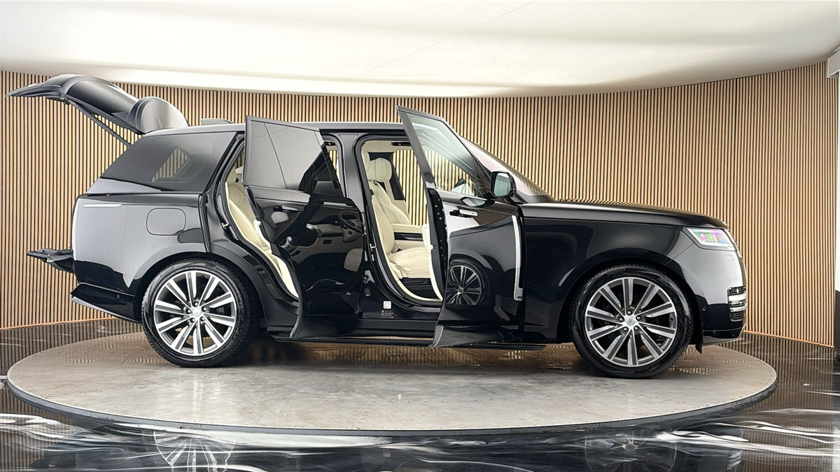 More views of Land Rover Range Rover