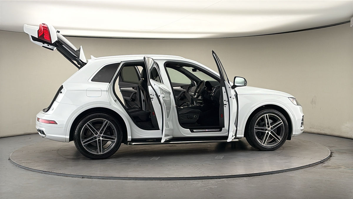 More views of Audi SQ5