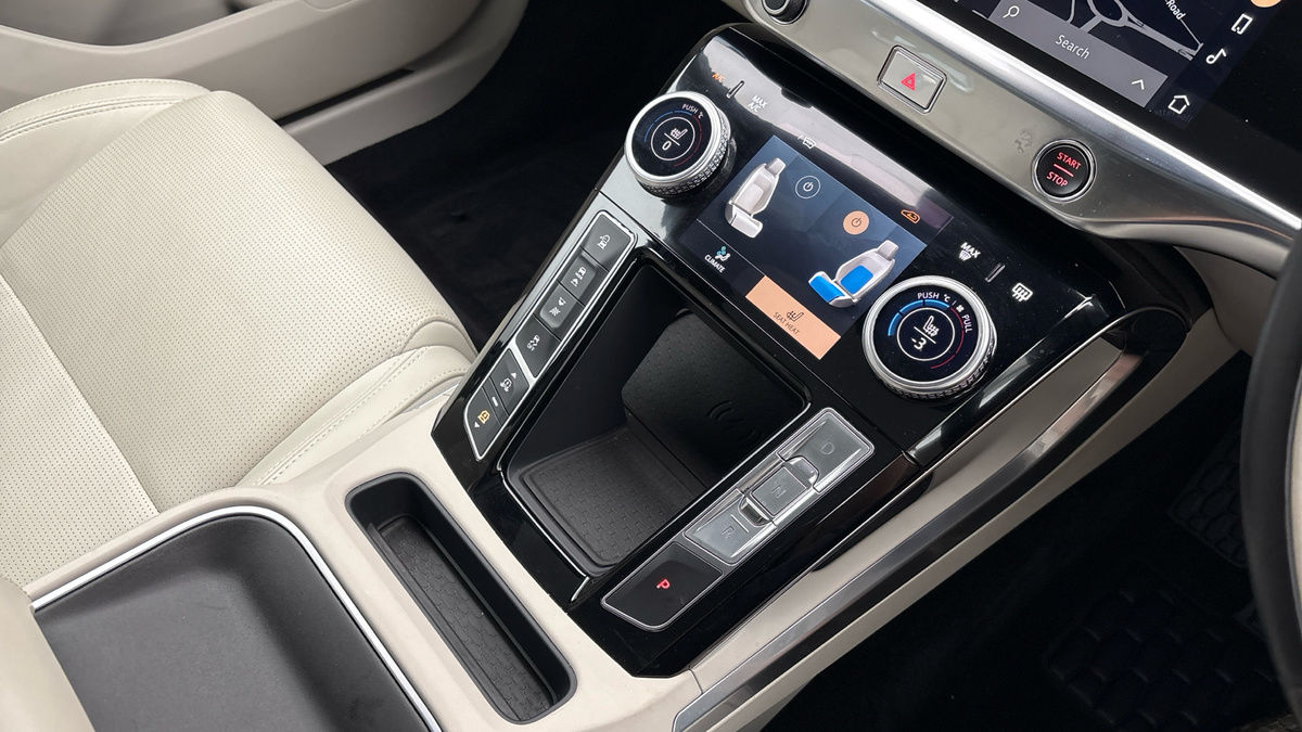 Jaguar I-PACE Image 18