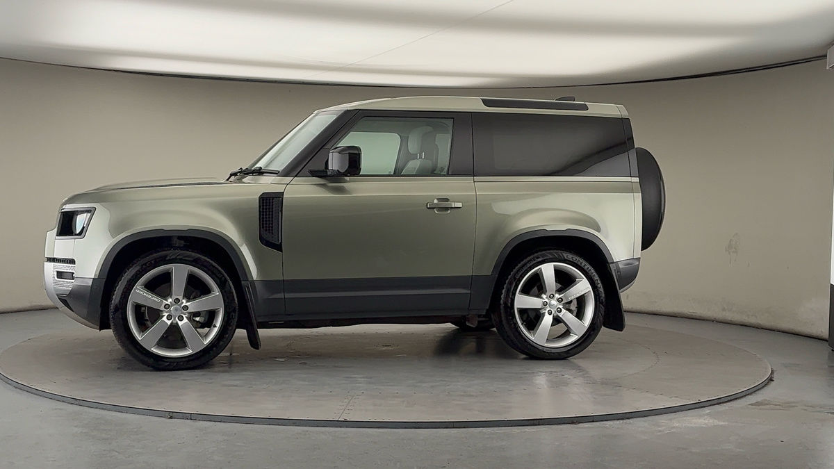 More views of Land Rover Defender 90