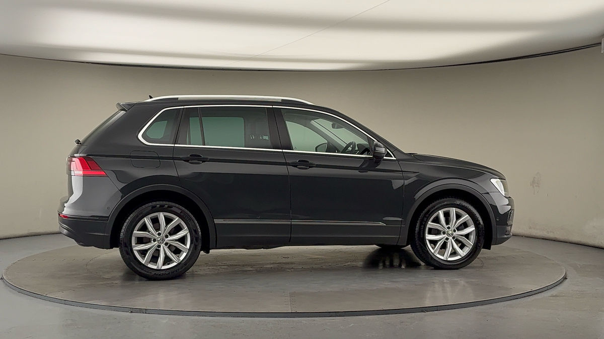 More views of Volkswagen Tiguan