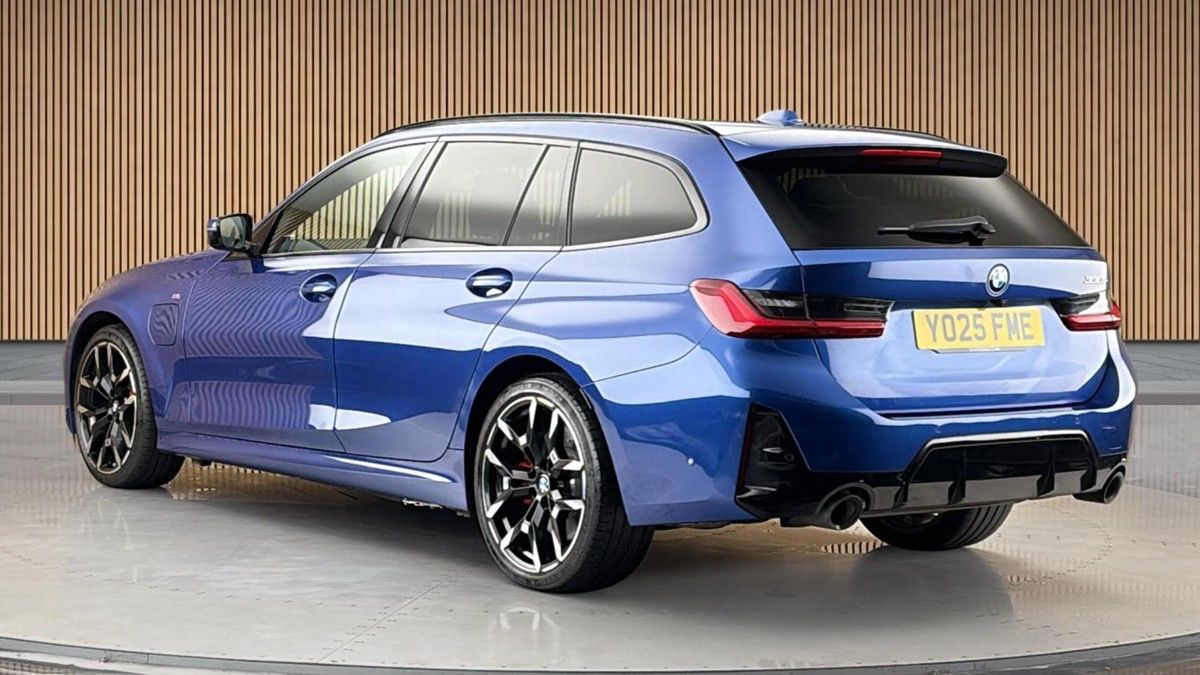 BMW 3 Series Image 2