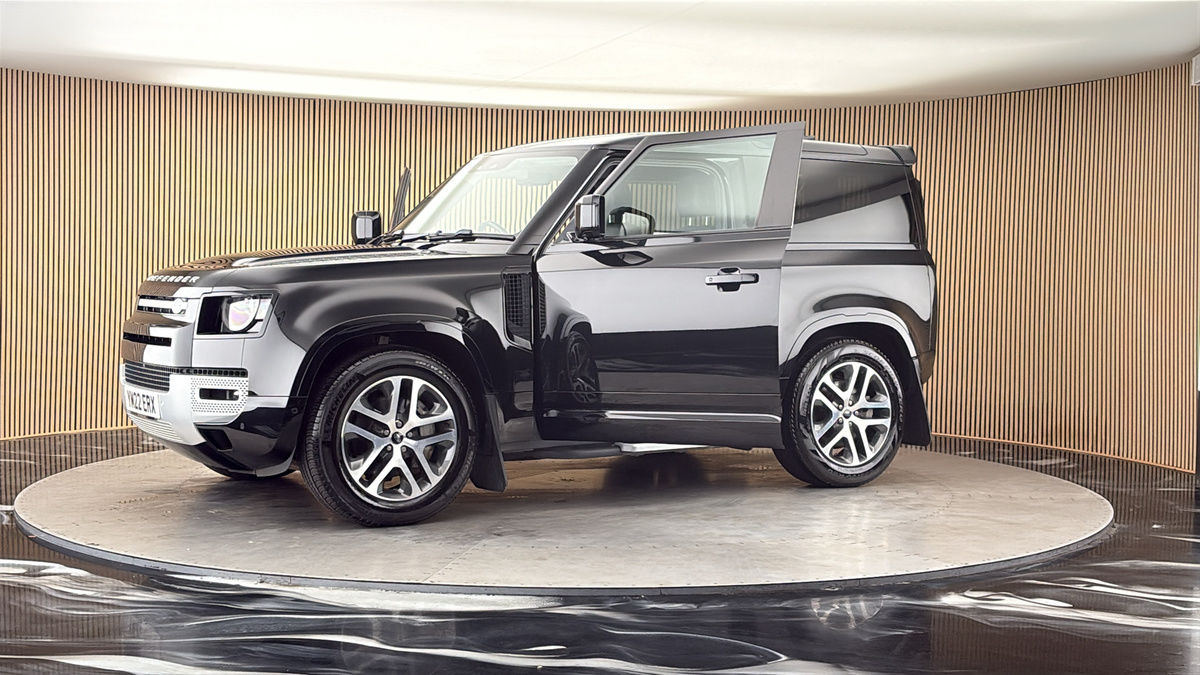 More views of Land Rover Defender 90