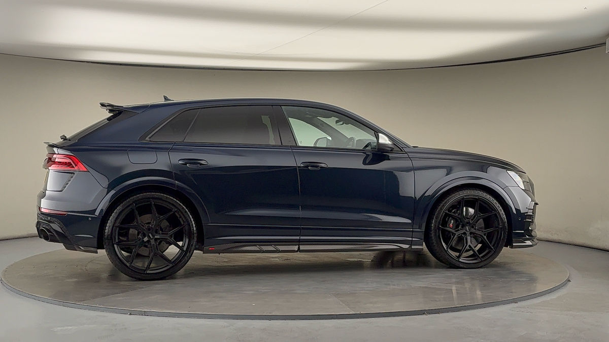 More views of Audi RSQ8