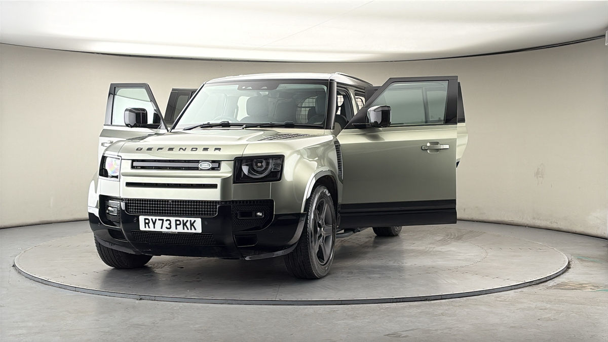 More views of Land Rover Defender 110