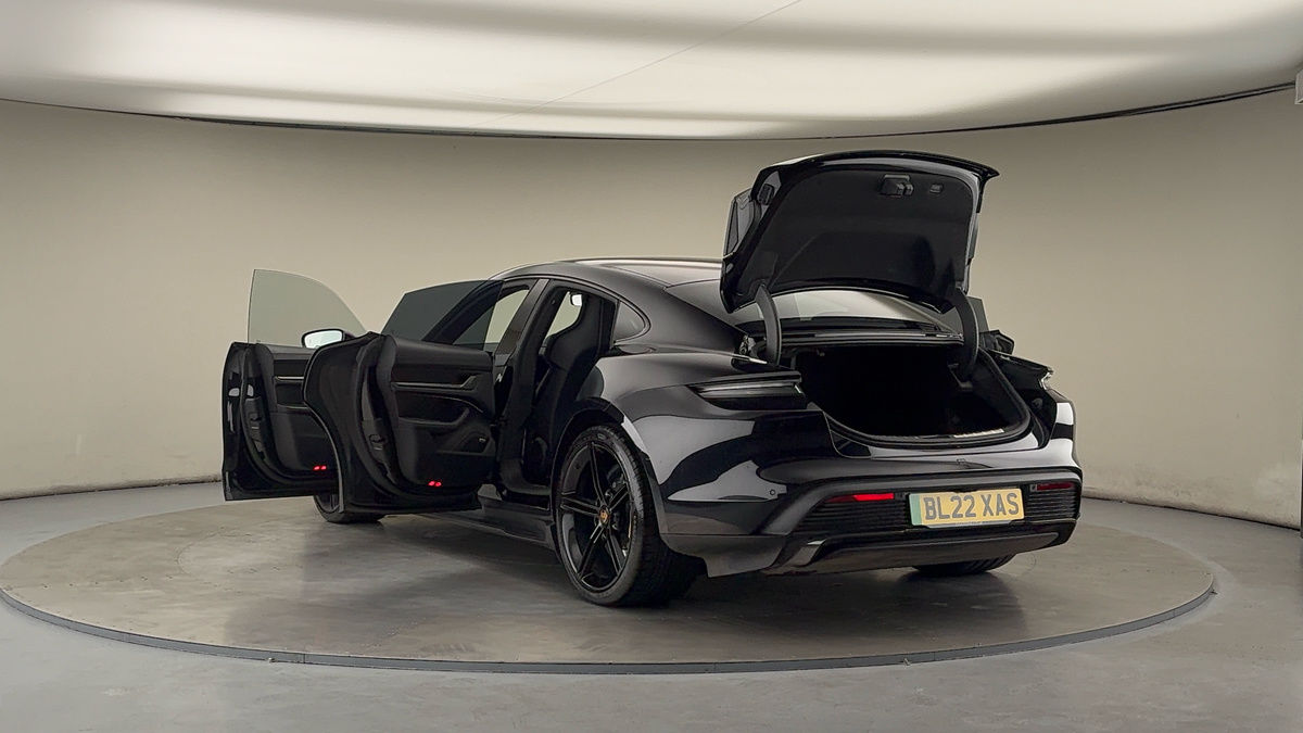 Porsche Taycan Image 29