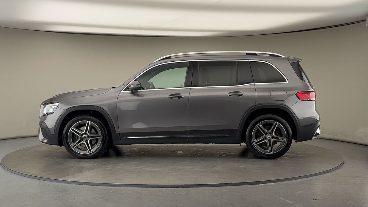 Mercedes-Benz GLB Image 15