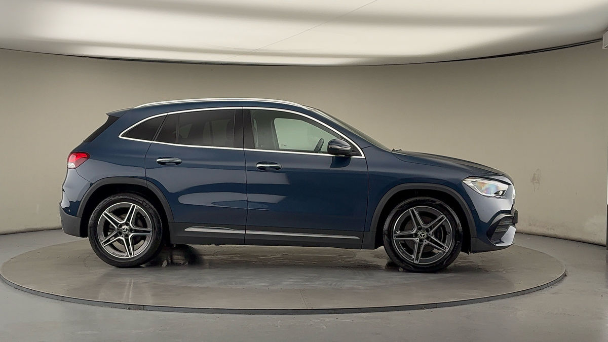 More views of Mercedes-Benz GLA