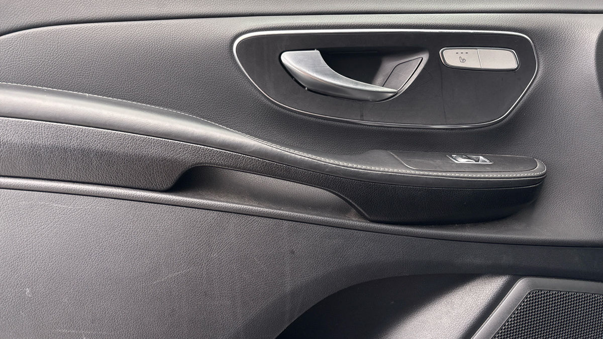 Mercedes-Benz V Class Image 19