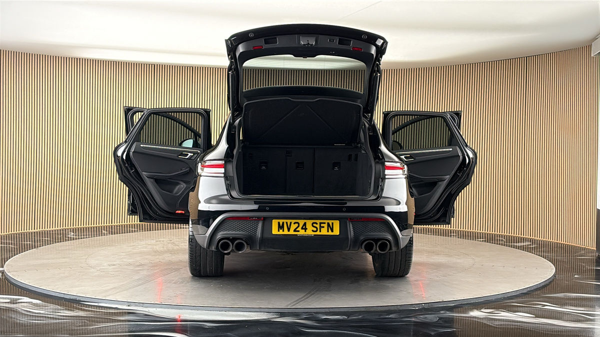 More views of Porsche Macan