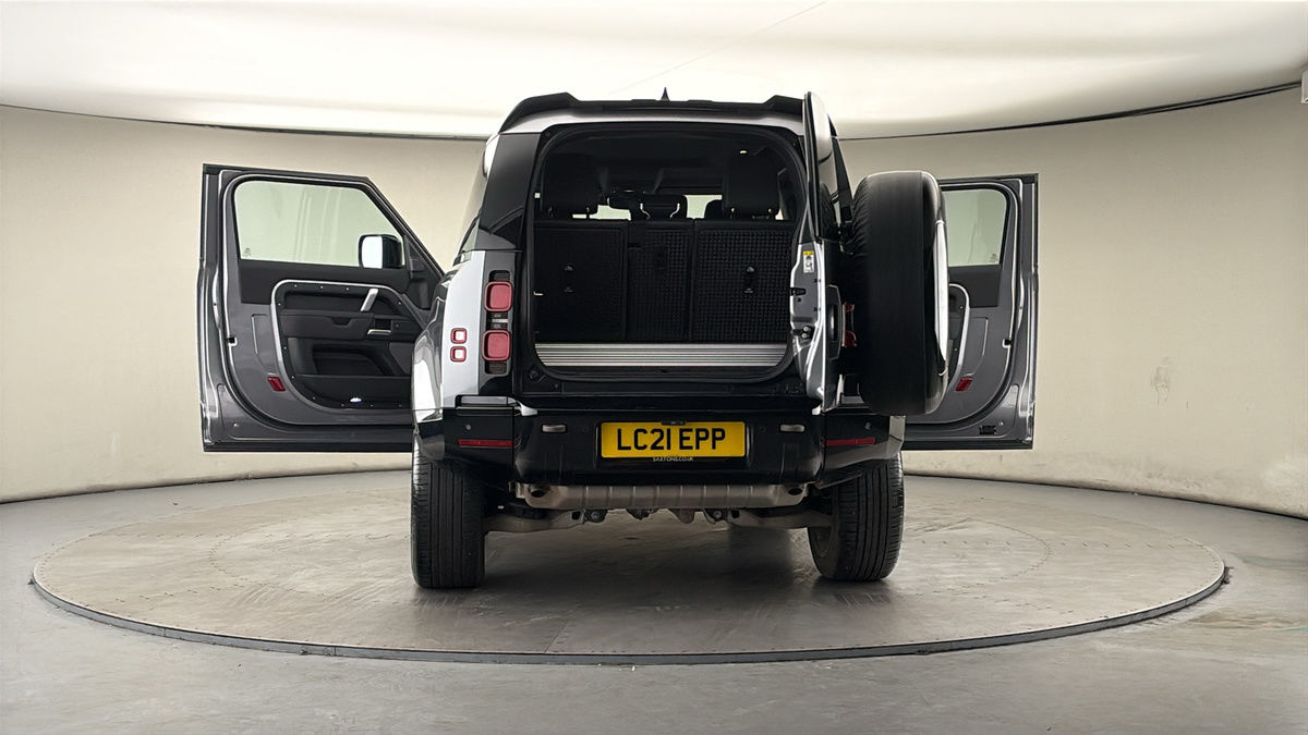 More views of Land Rover Defender 90