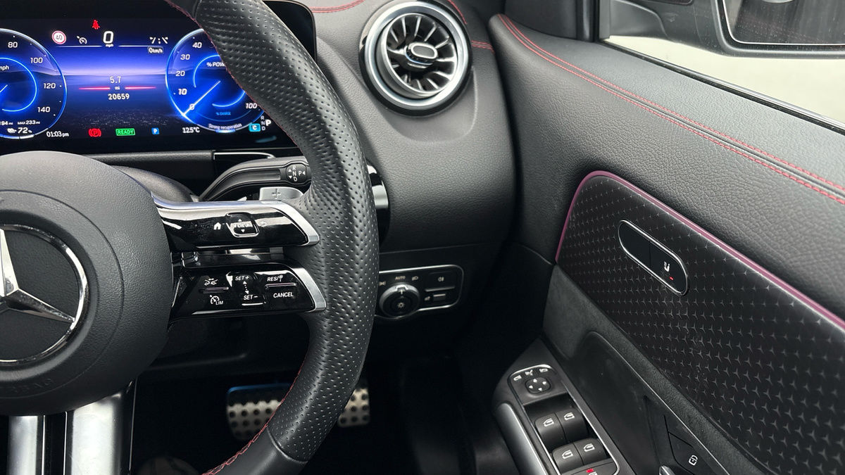 Mercedes-Benz EQA Image 14