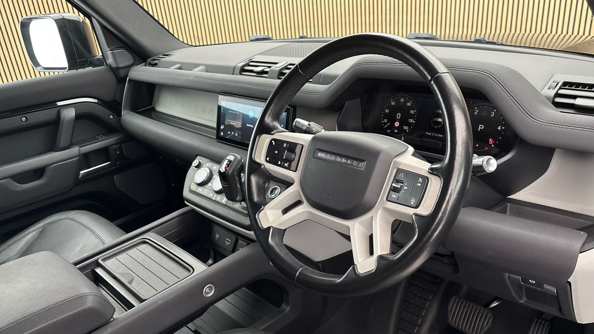 Land Rover Defender 90 Image 5