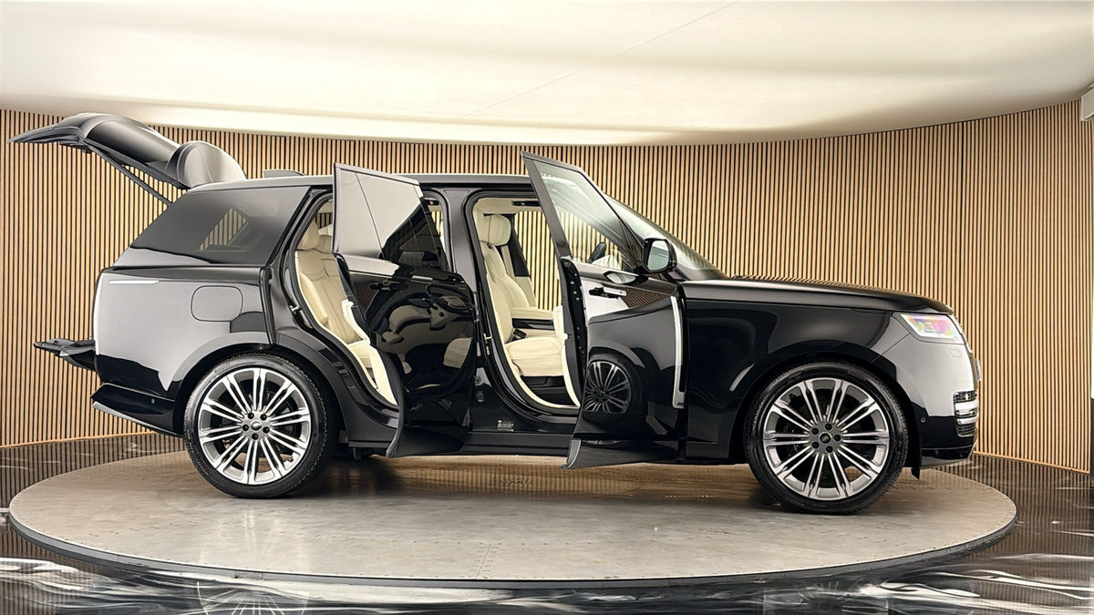 More views of Land Rover Range Rover